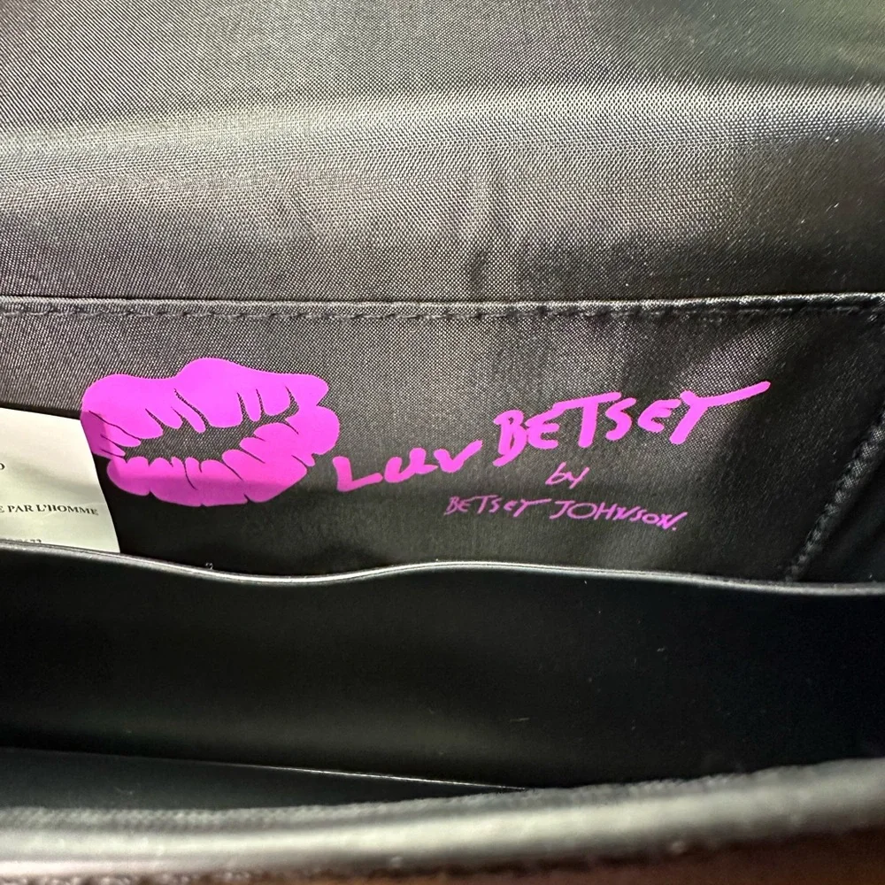 Betsey Johnson Black Handbag with Chain Accents 🖤 - Picture 8 of 11